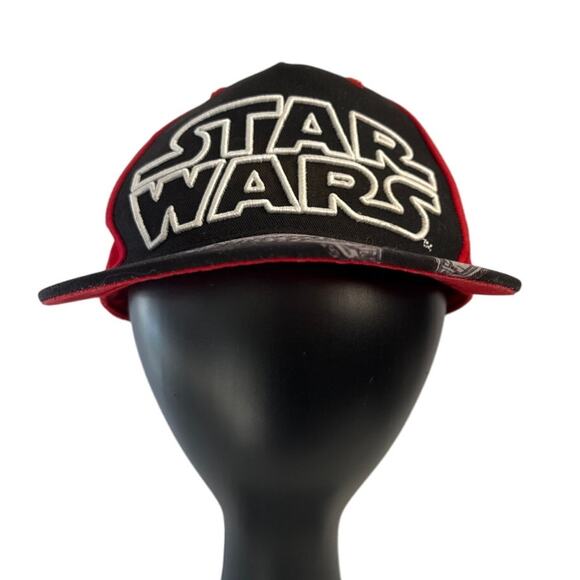 Star Wars Millennium Falcon Snap-Back Sports Cap Size OS in Black and Red - Picture 1 of 7
